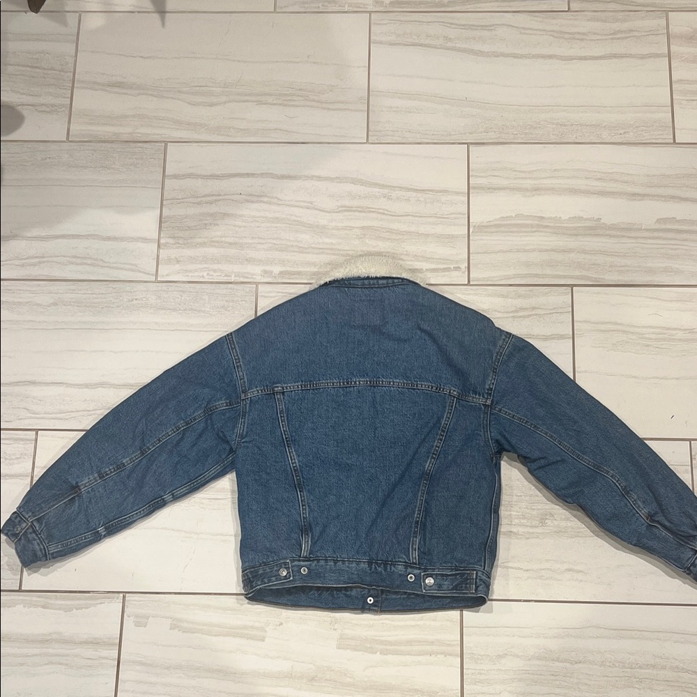 Levi's Denim Jacket with Sherpa Collar - Picture 2 of 7